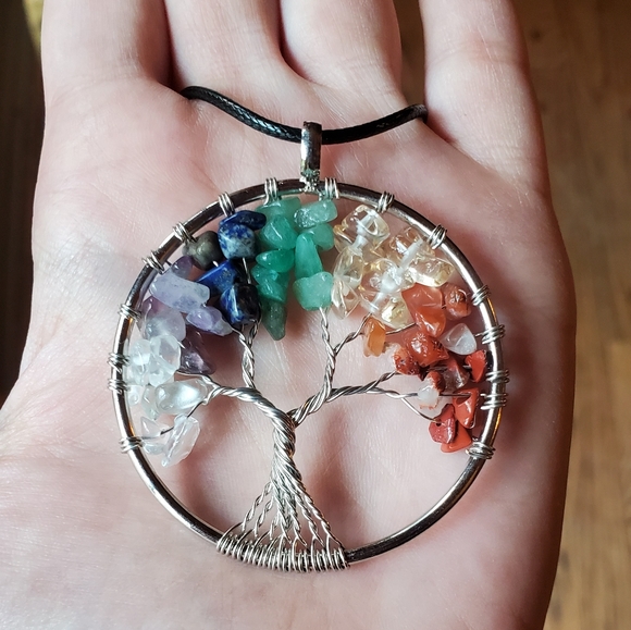 Jewelry - NWOT Rainbow 7 Chakras Tree of Life Necklace